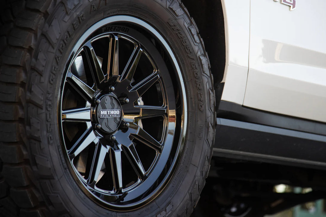 323 | Gloss Black – Method Race Wheels New Zealand